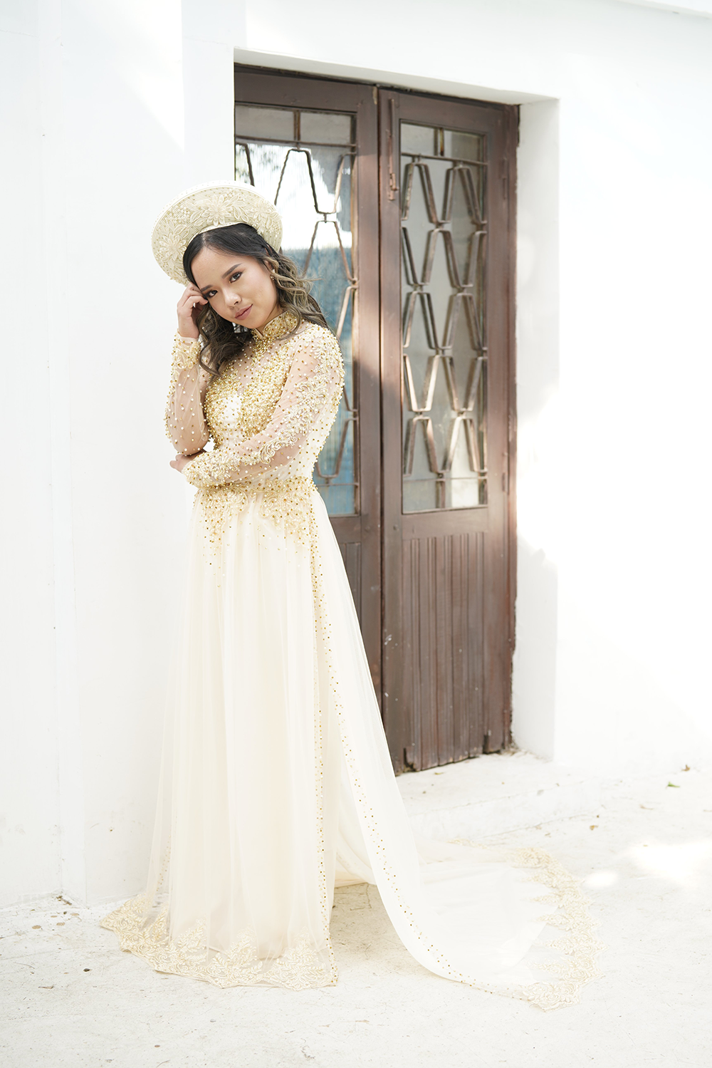 Gold áo dài