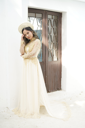 Gold áo dài