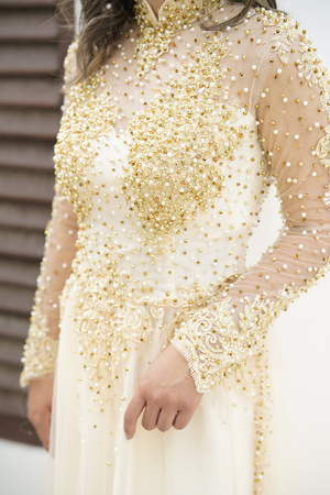 Gold áo dài